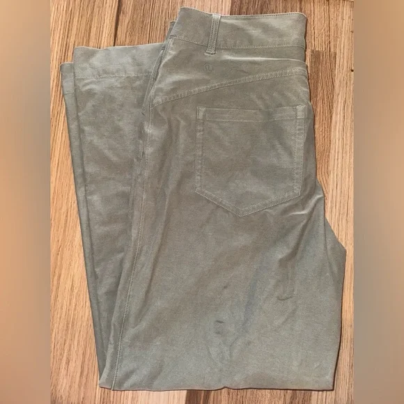 Lululemon City Sleek 5 Pocket Wide leg pant Olive Women's - Picture 4 of 6